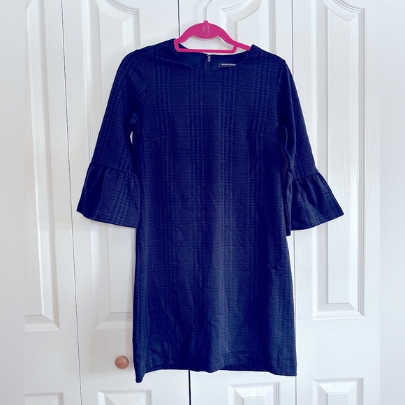 Banana Republic Factory long sleeved ruffle dress, size XS - Picture 1 of 3